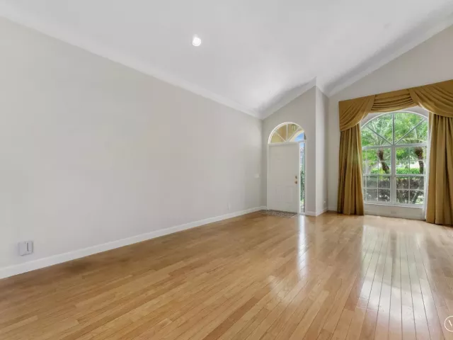 4-bedroom home for sale in Boca Raton - 10796 Crescendo Circle - MondialRealty