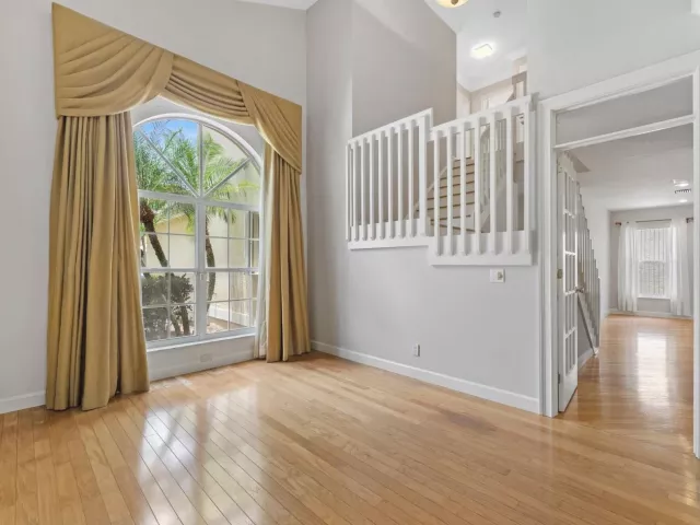 4-bedroom home for sale in Boca Raton - 10796 Crescendo Circle - MondialRealty