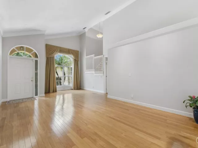 4-bedroom home for sale in Boca Raton - 10796 Crescendo Circle - MondialRealty