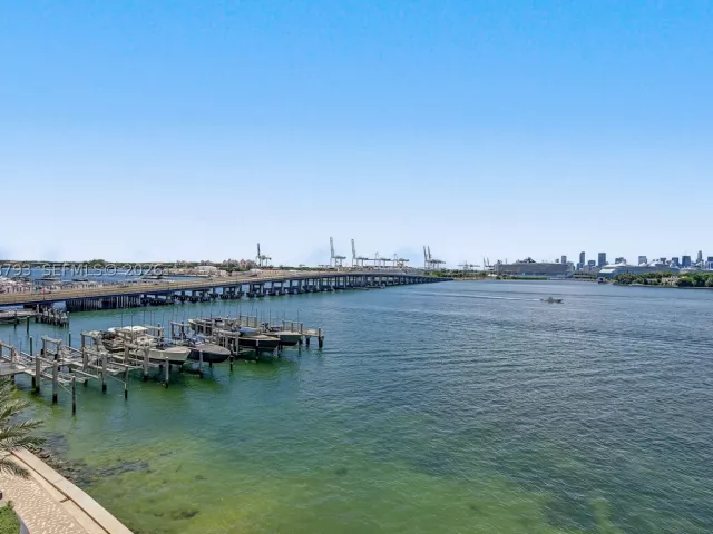 1-bedroom condo for rent in Miami Beach - 540 West Ave 513 - MondialRealty