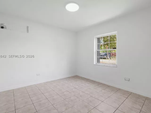 3-bedroom home for sale in Homestead - 15431 Harding Ln - MondialRealty