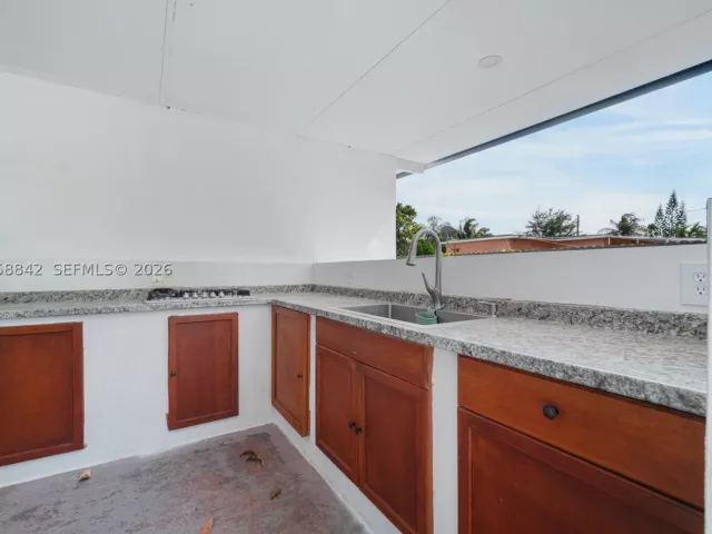 3-bedroom home for sale in Homestead - 15431 Harding Ln - MondialRealty
