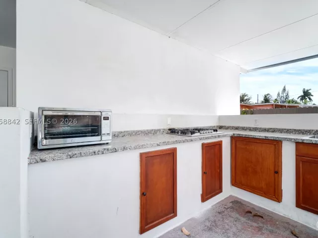 3-bedroom home for sale in Homestead - 15431 Harding Ln - MondialRealty