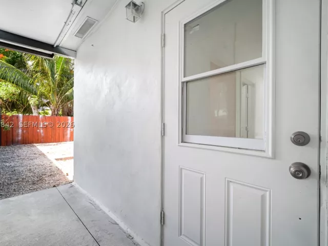 3-bedroom home for sale in Homestead - 15431 Harding Ln - MondialRealty