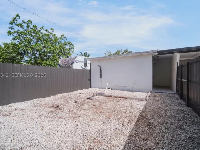 3-bedroom home for sale in Homestead - 15431 Harding Ln - MondialRealty