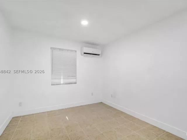 3-bedroom home for sale in Homestead - 15431 Harding Ln - MondialRealty