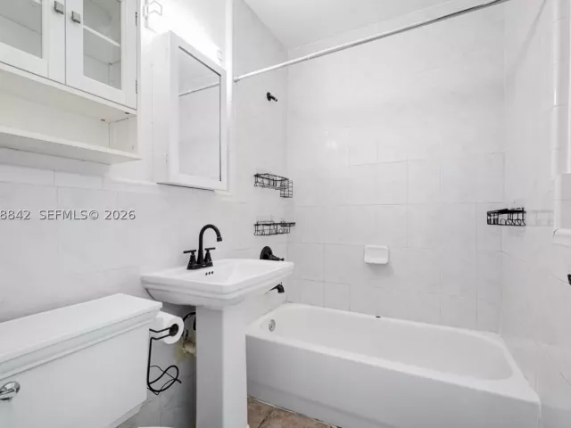3-bedroom home for sale in Homestead - 15431 Harding Ln - MondialRealty