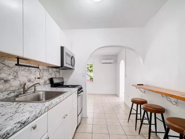 3-bedroom home for sale in Homestead - 15431 Harding Ln - MondialRealty
