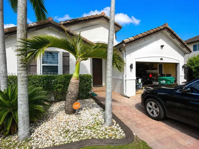 3-bedroom home for sale in Homestead - 25163 SW 118th Pl - MondialRealty