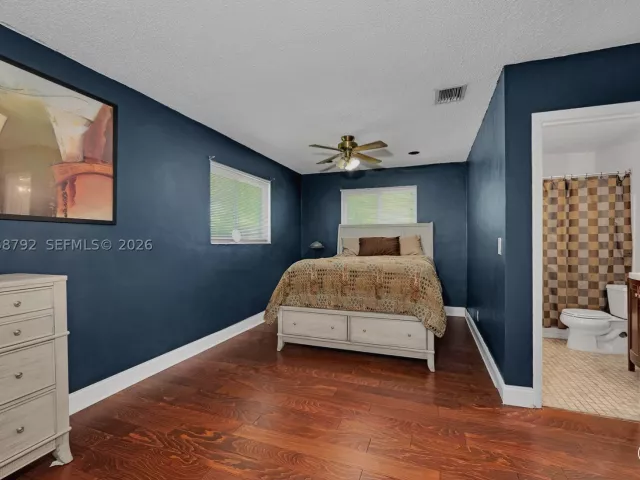 3-bedroom home for sale in Pembroke Pines - 220 SW 65th Ave - MondialRealty