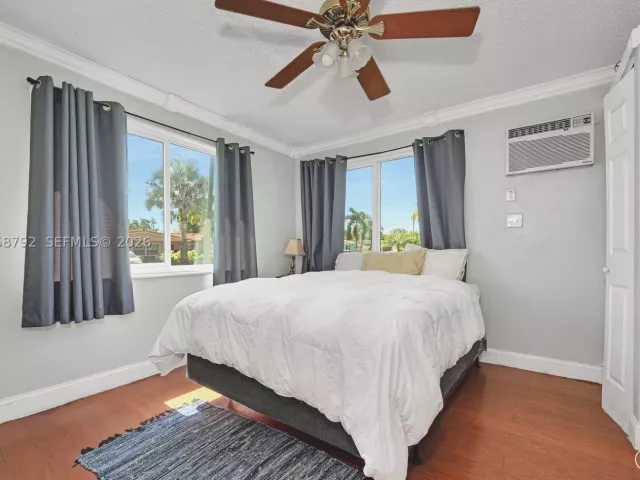 3-bedroom home for sale in Pembroke Pines - 220 SW 65th Ave - MondialRealty