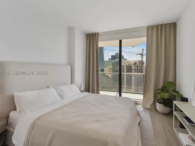 3-bedroom condo for rent in Miami - 1300 S Miami Ave 3406 - MondialRealty