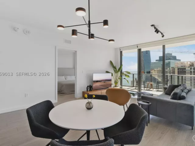 3-bedroom condo for rent in Miami - 1300 S Miami Ave 3406 - MondialRealty