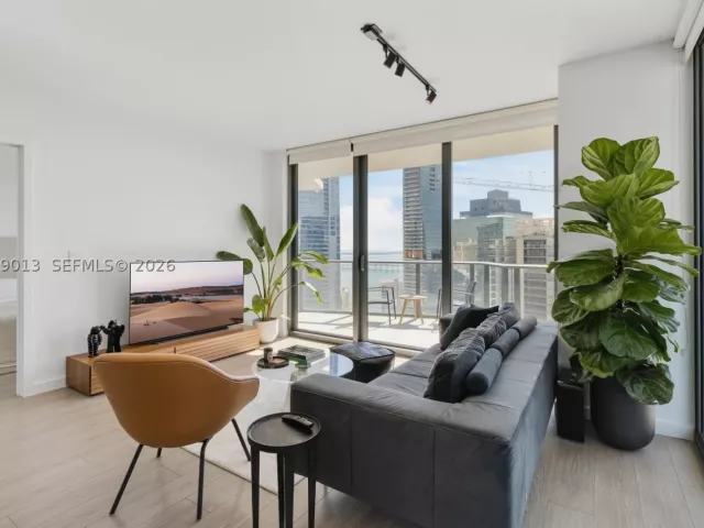 3-bedroom condo for rent in Miami - 1300 S Miami Ave 3406 - MondialRealty