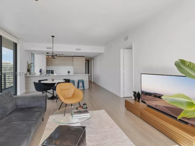 3-bedroom condo for rent in Miami - 1300 S Miami Ave 3406 - MondialRealty