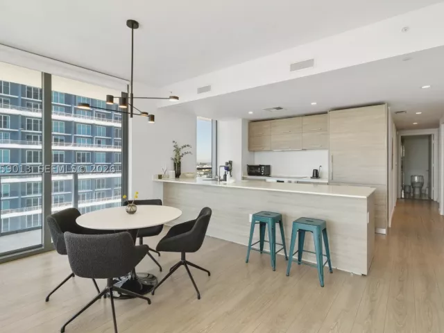 3-bedroom condo for rent in Miami - 1300 S Miami Ave 3406 - MondialRealty