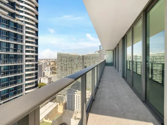 3-bedroom condo for rent in Miami - 1300 S Miami Ave 3406 - MondialRealty