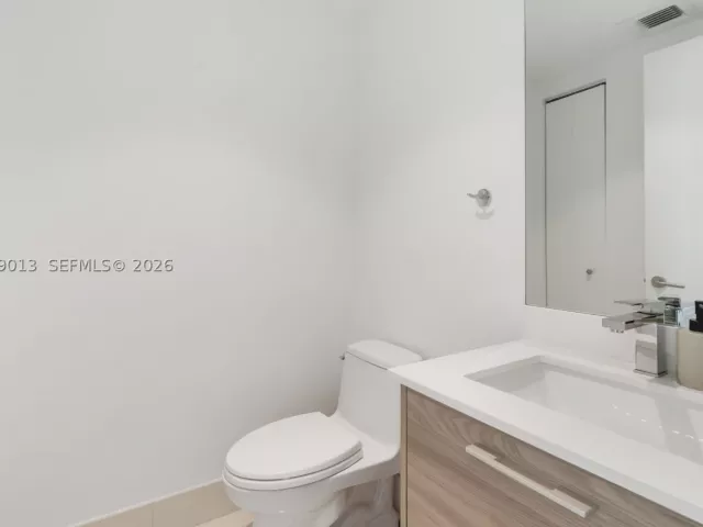 3-bedroom condo for rent in Miami - 1300 S Miami Ave 3406 - MondialRealty
