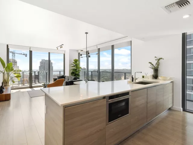 3-bedroom condo for rent in Miami - 1300 S Miami Ave 3406 - MondialRealty