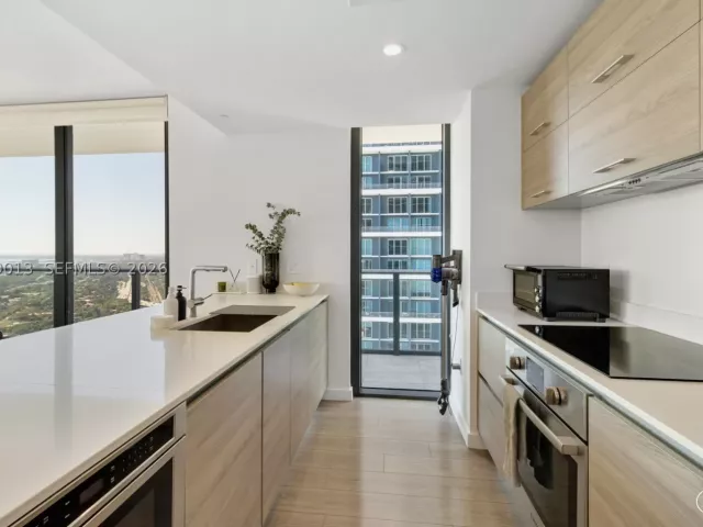 3-bedroom condo for rent in Miami - 1300 S Miami Ave 3406 - MondialRealty