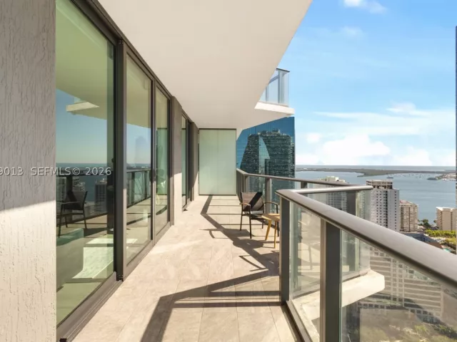 3-bedroom condo for rent in Miami - 1300 S Miami Ave 3406 - MondialRealty