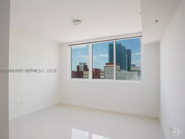 2-bedroom condo for rent in Miami - 244 Biscayne Blvd 1202 - MondialRealty