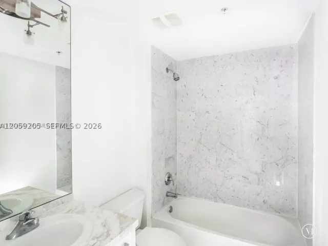 2-bedroom condo for rent in Miami - 244 Biscayne Blvd 1202 - MondialRealty