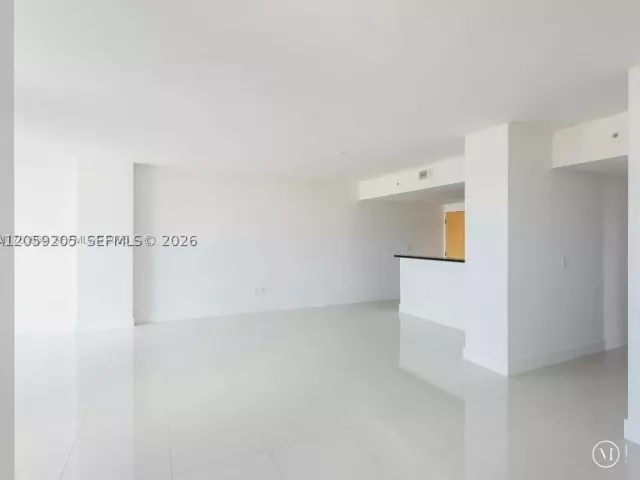 2-bedroom condo for rent in Miami - 244 Biscayne Blvd 1202 - MondialRealty