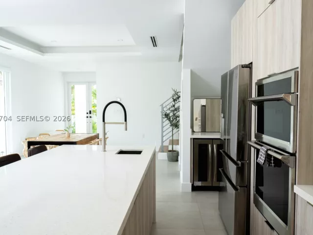3-bedroom home for rent in Miami - 3524 SW 25th Ter A - MondialRealty