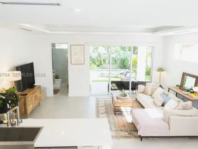 3-bedroom home for rent in Miami - 3524 SW 25th Ter A - MondialRealty