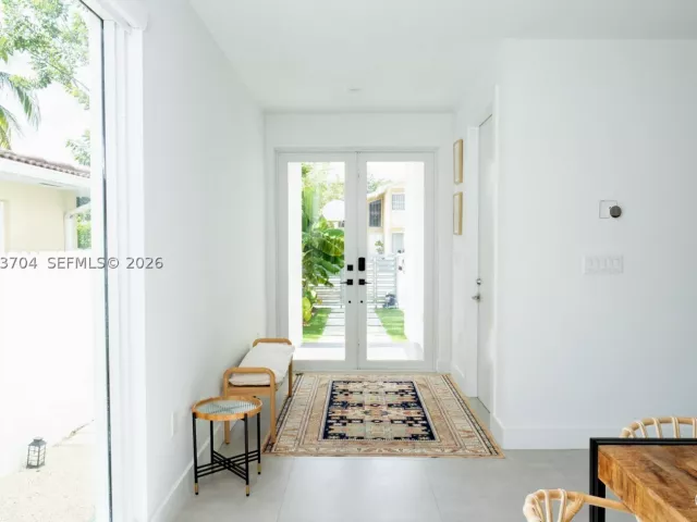 3-bedroom home for rent in Miami - 3524 SW 25th Ter A - MondialRealty
