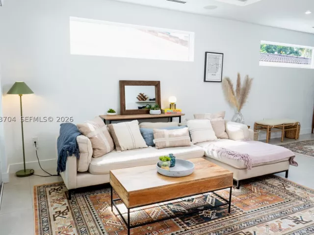 3-bedroom home for rent in Miami - 3524 SW 25th Ter A - MondialRealty