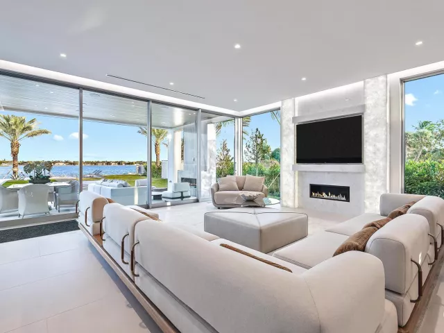 7-bedroom home for sale in West Palm Beach - 3030 WASHINGTON Road - MondialRealty