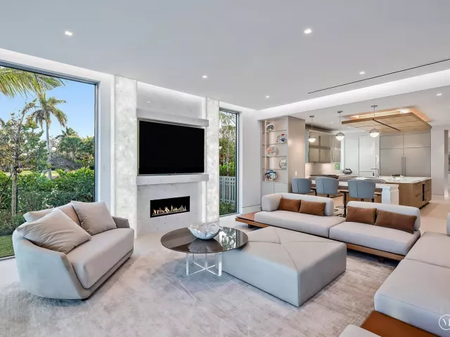 7-bedroom home for sale in West Palm Beach - 3030 WASHINGTON Road - MondialRealty