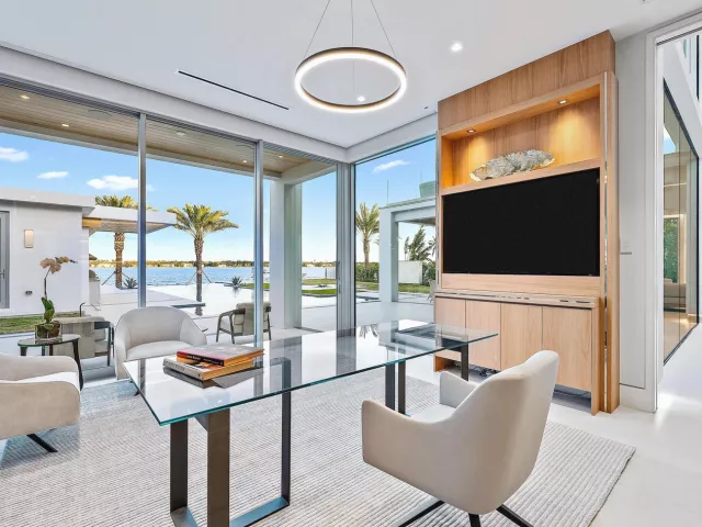 7-bedroom home for sale in West Palm Beach - 3030 WASHINGTON Road - MondialRealty
