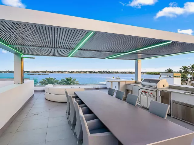 7-bedroom home for sale in West Palm Beach - 3030 WASHINGTON Road - MondialRealty