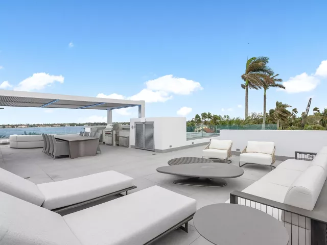 7-bedroom home for sale in West Palm Beach - 3030 WASHINGTON Road - MondialRealty