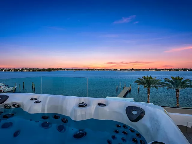7-bedroom home for sale in West Palm Beach - 3030 WASHINGTON Road - MondialRealty