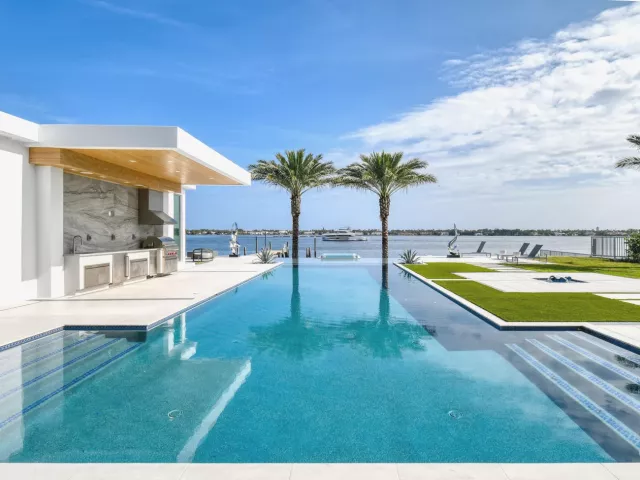 7-bedroom home for sale in West Palm Beach - 3030 WASHINGTON Road - MondialRealty