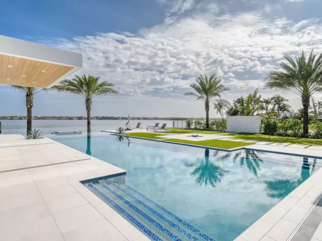 7-bedroom home for sale in West Palm Beach - 3030 WASHINGTON Road - MondialRealty