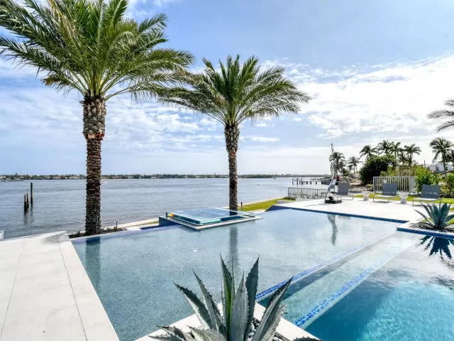 7-bedroom home for sale in West Palm Beach - 3030 WASHINGTON Road - MondialRealty