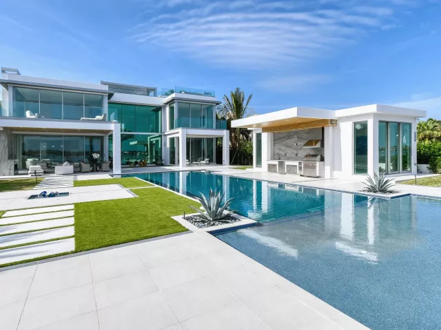 7-bedroom home for sale in West Palm Beach - 3030 WASHINGTON Road - MondialRealty