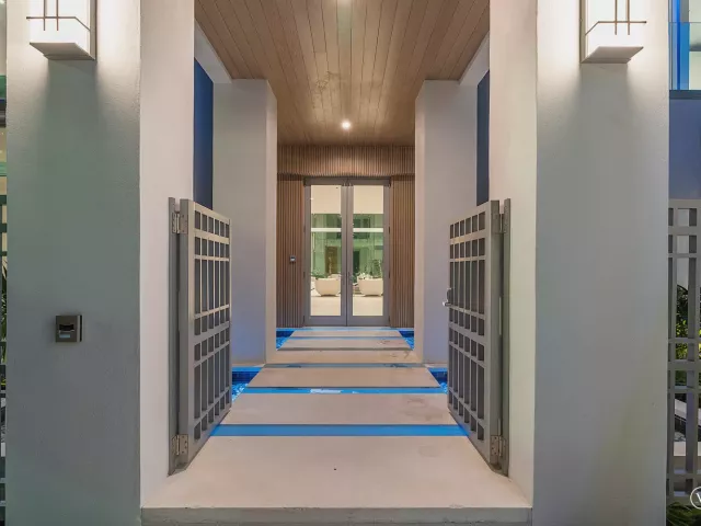 7-bedroom home for sale in West Palm Beach - 3030 WASHINGTON Road - MondialRealty