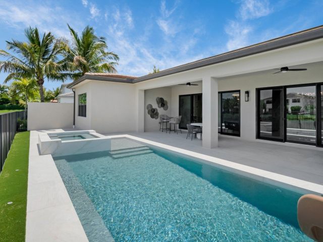 4-bedroom home for rent in Boca Raton - 17112 AQUAVERA Way - MondialRealty