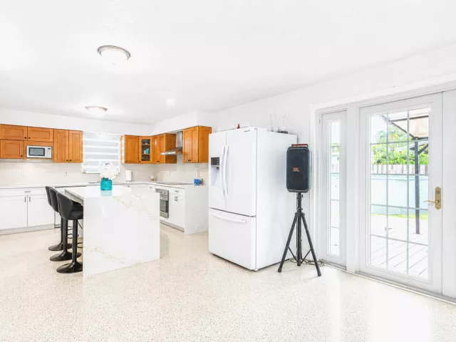 3-bedroom home for sale in West Palm Beach - 2395 Edgewater Drive - MondialRealty