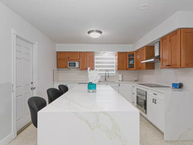 3-bedroom home for sale in West Palm Beach - 2395 Edgewater Drive - MondialRealty
