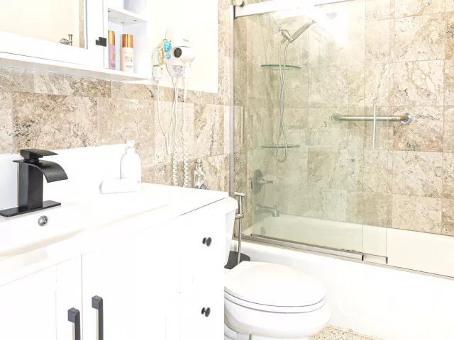 3-bedroom home for sale in West Palm Beach - 2395 Edgewater Drive - MondialRealty