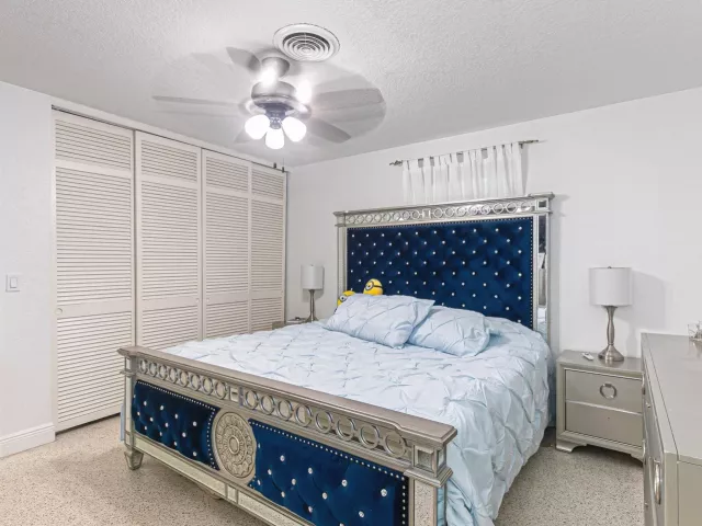 3-bedroom home for sale in West Palm Beach - 2395 Edgewater Drive - MondialRealty