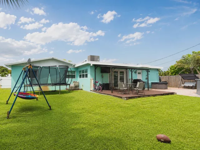 3-bedroom home for sale in West Palm Beach - 2395 Edgewater Drive - MondialRealty