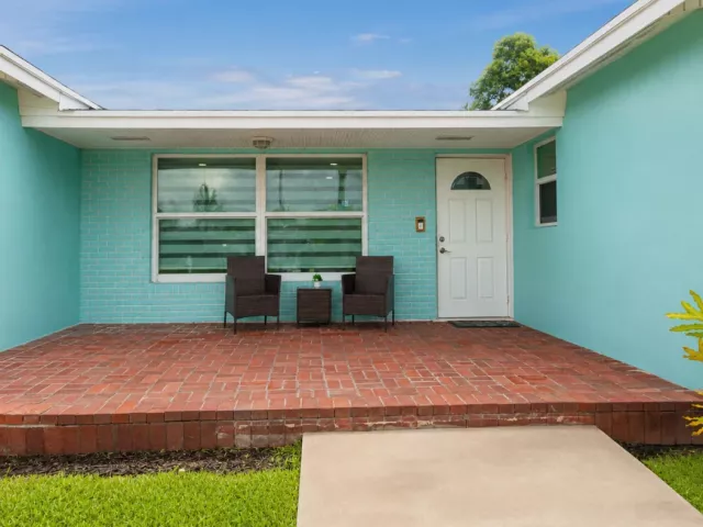 3-bedroom home for sale in West Palm Beach - 2395 Edgewater Drive - MondialRealty